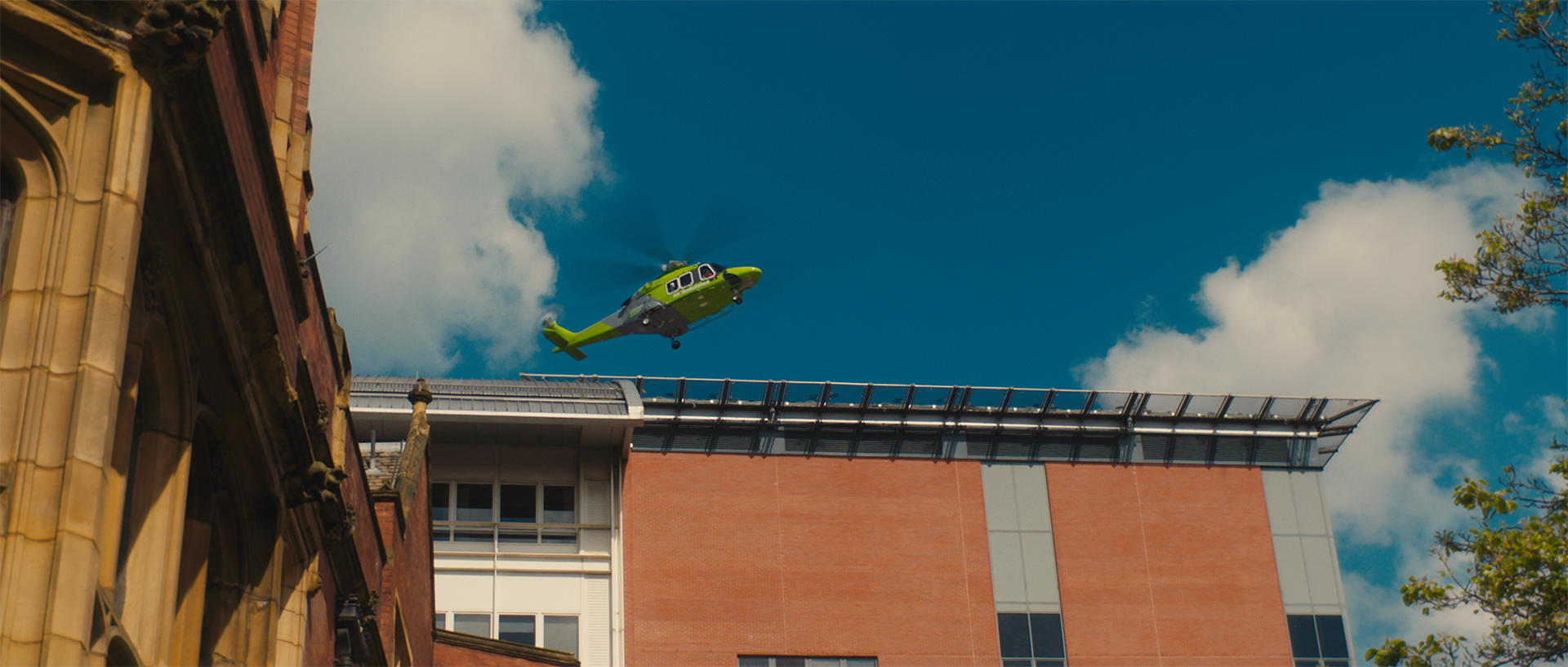 _0003_1920x817-LTHT-Web-Frame